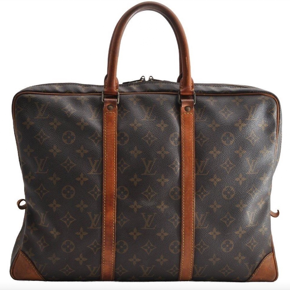 -SOLD- Louis Vuitton Bag Voyage (Perfect for a laptop)